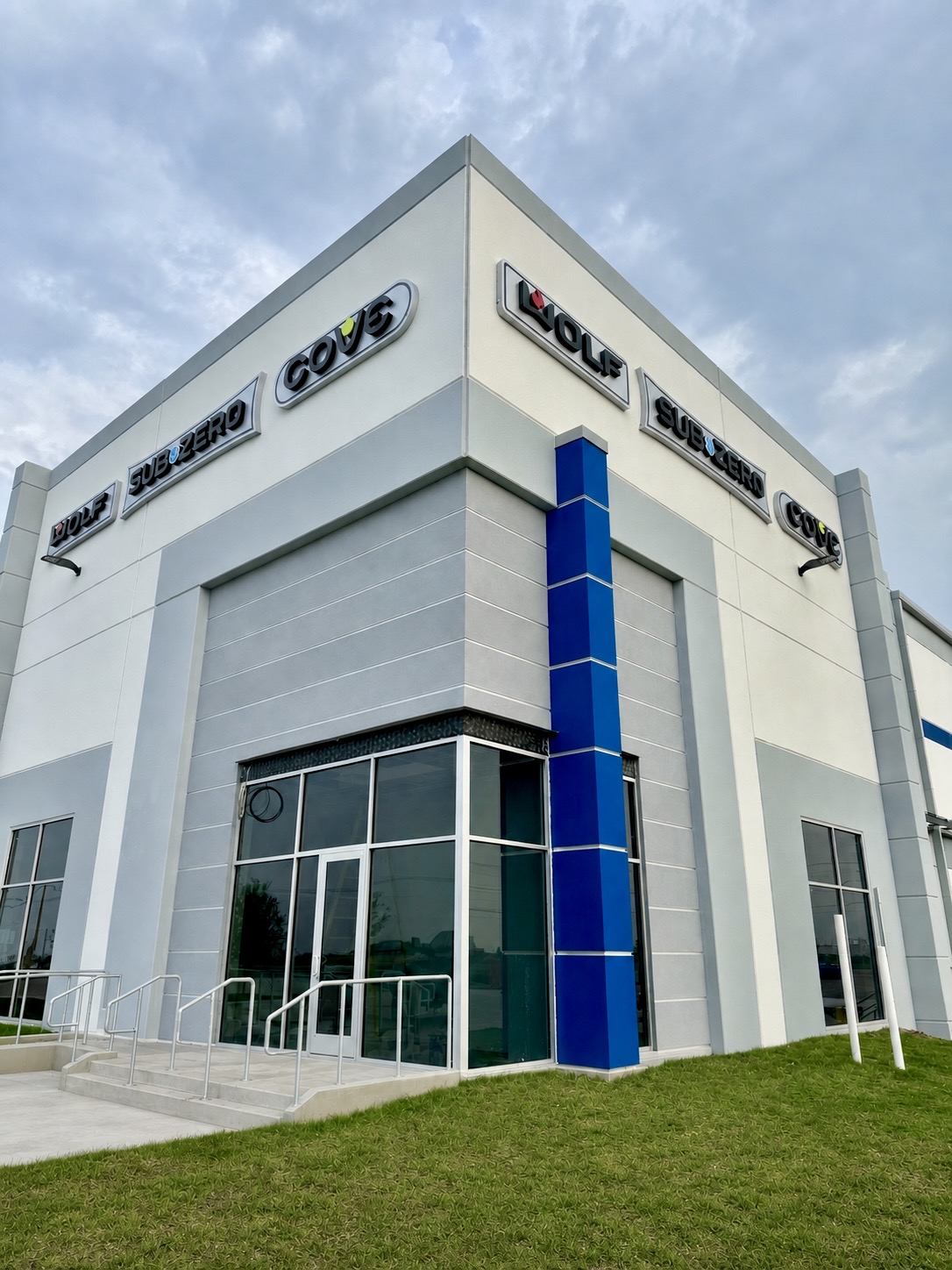 Sub-Zero commercial stucco — Hutchins, TX